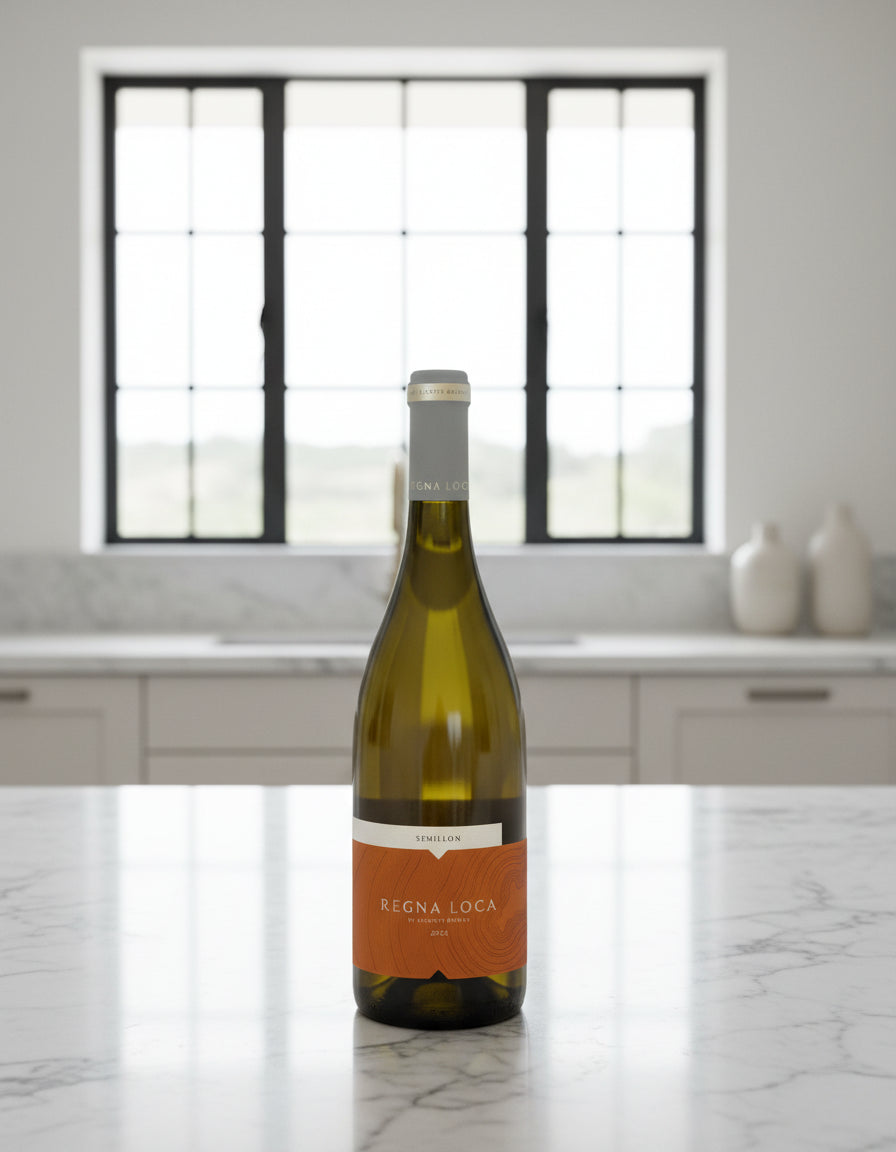 Rickety Bridge Regna Loca Semillon 2024 - Lifestyle 3